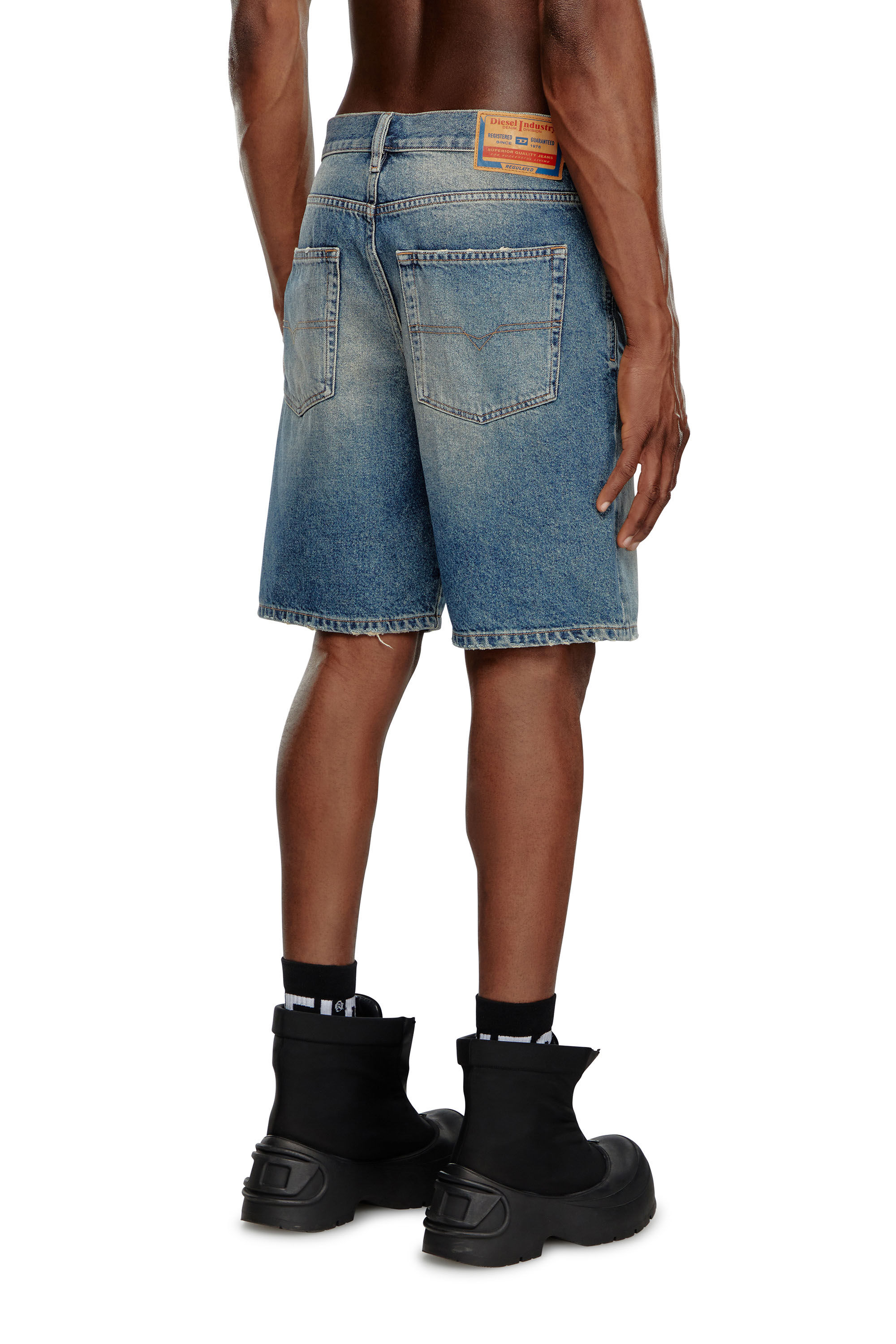 Diesel - REGULAR-SHORT, Pantalones cortos en denim Hombre in Azul marino - 5