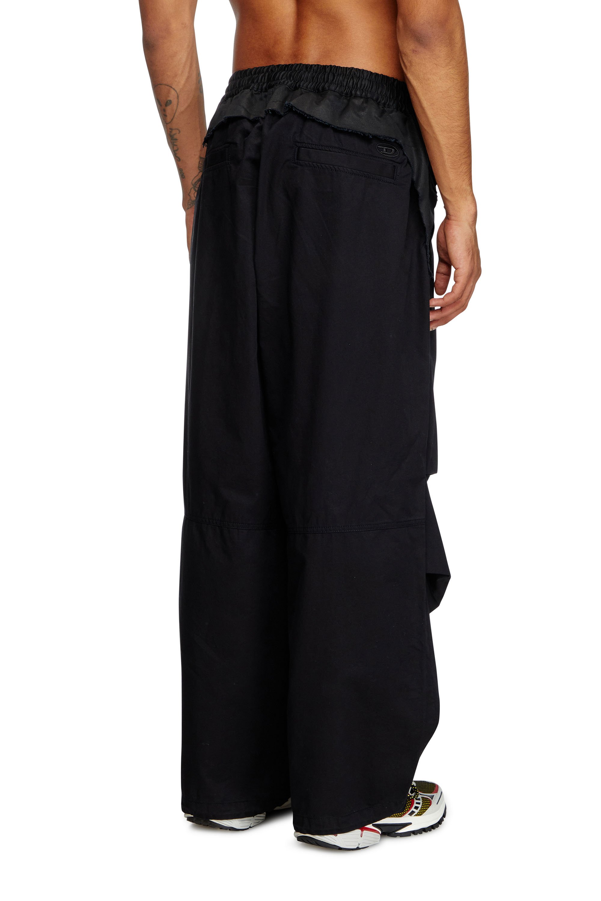 Diesel - P-GUSTAF, Pantalones cargo Hombre in Negro - 2